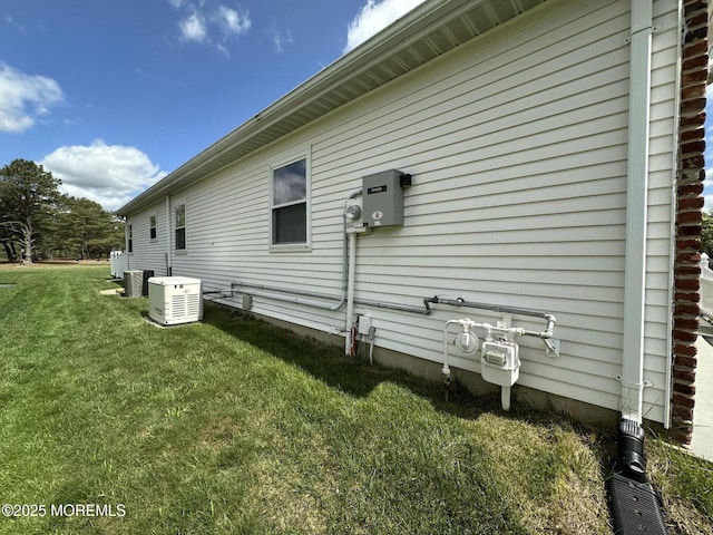 1 Lagos Ct, Toms River, NJ 08757 - view of property exterior featuring a lawn