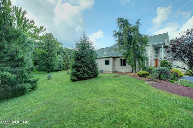 7 Mccampbell Rd, Holmdel, NJ 07733 - view of green lawn