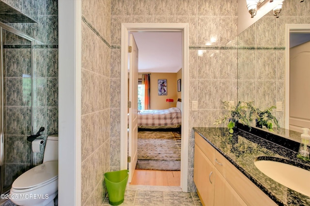7 Mccampbell Rd, Holmdel, NJ 07733 - full bath featuring tile walls, ensuite bath, vanity, and toilet