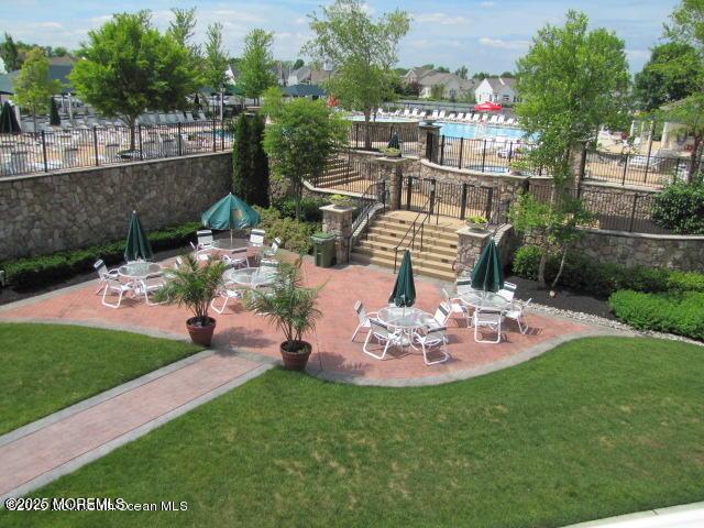view of yard featuring a patio area