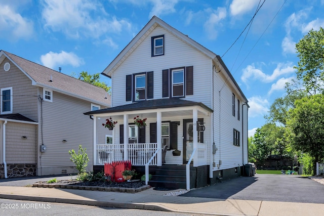 view of front of home featuring a porch