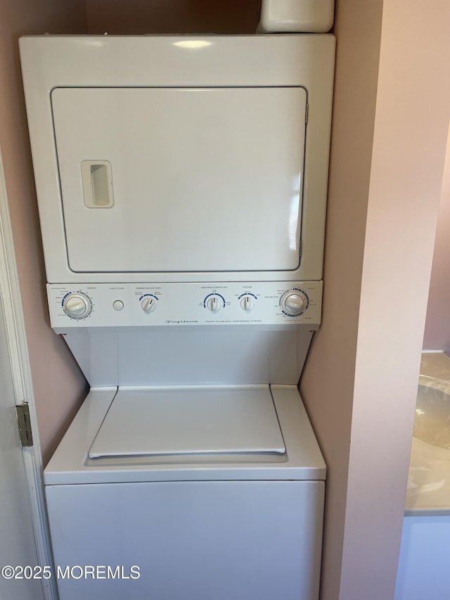 100 Vance Ave, Lavallette, NJ 08735 - washroom featuring stacked washer / dryer