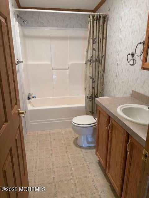 full bathroom with wallpapered walls, toilet, shower / tub combo, vanity, and crown molding