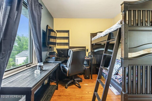 725 Province Line Rd, Allentown, NJ 08501 - bedroom featuring wood finished floors and a desk