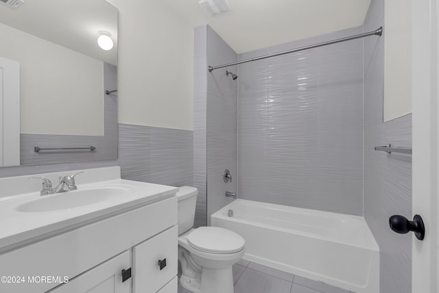 24 Golders Green Rd, Lakewood, NJ 08701 - bathroom with tile patterned flooring, toilet, vanity, and shower / bath combination