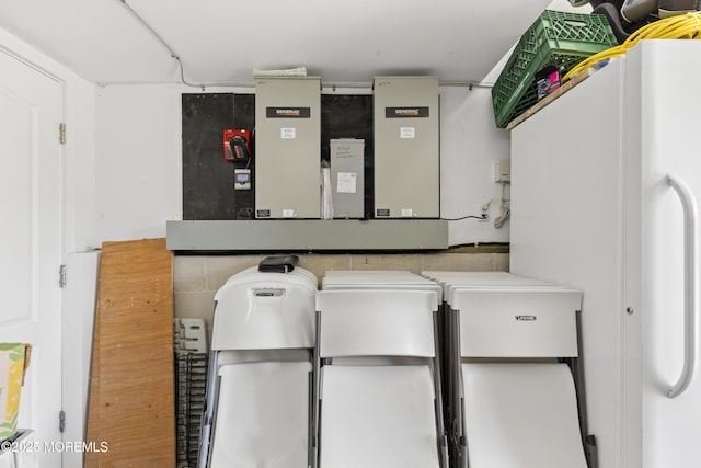 821 Woodland Dr, Lakewood, NJ 08701 - view of laundry area