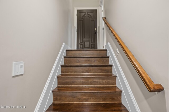 821 Woodland Dr, Lakewood, NJ 08701 - view of staircase