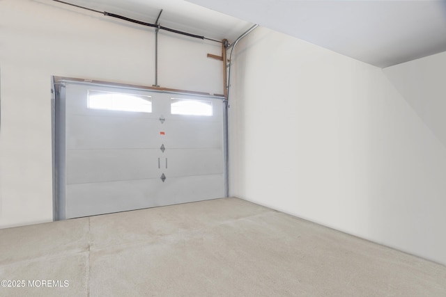 821 Woodland Dr, Lakewood, NJ 08701 - view of garage