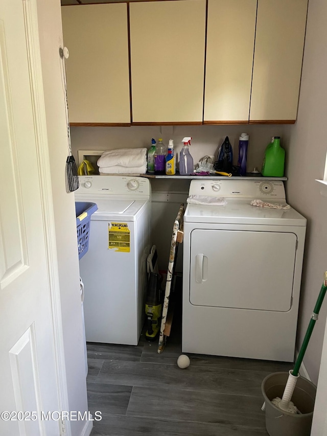 518 Petunia Ln N, Whiting, NJ 08759 - clothes washing area with separate washer and dryer, dark wood-type flooring, and cabinet space