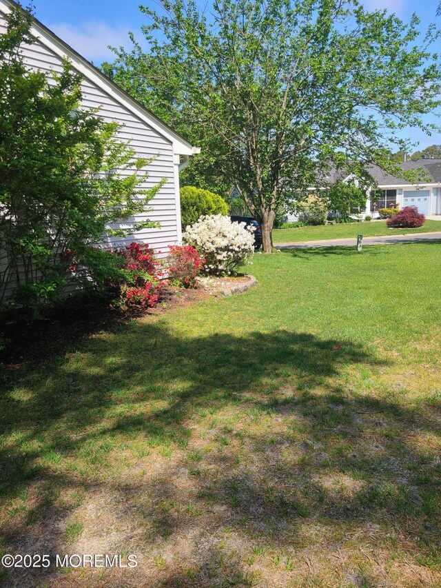 1207A Thornbury Ln Unit A, Manchester, NJ 08759 - view of grassy yard