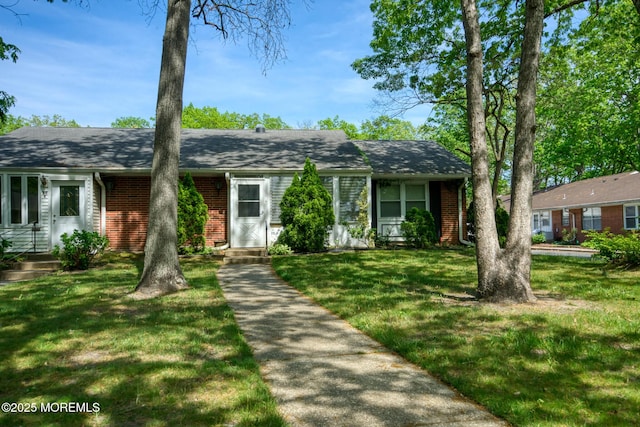 30F Cambridge Ct, Lakewood, NJ 08701 - single story home with brick siding and a front lawn