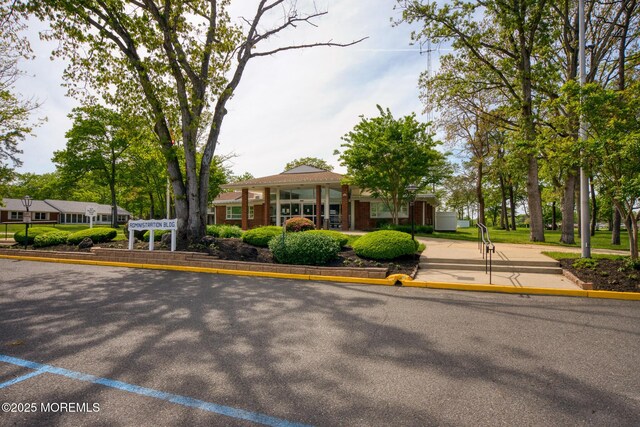 30F Cambridge Ct, Lakewood, NJ 08701 - view of front facade
