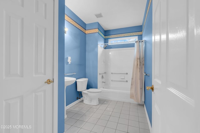 4 Saxony Cir, Manchester, NJ 08759 - bathroom featuring toilet, tile patterned floors, shower / bathtub combination with curtain, and baseboards
