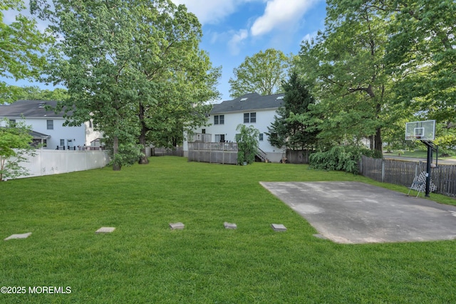 view of yard featuring a patio area