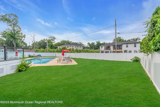 view of yard with a patio