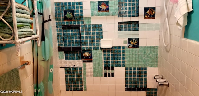 31 Brooks Ct Unit D, Whiting, NJ 08759 - full bath featuring tile walls and a shower with curtain