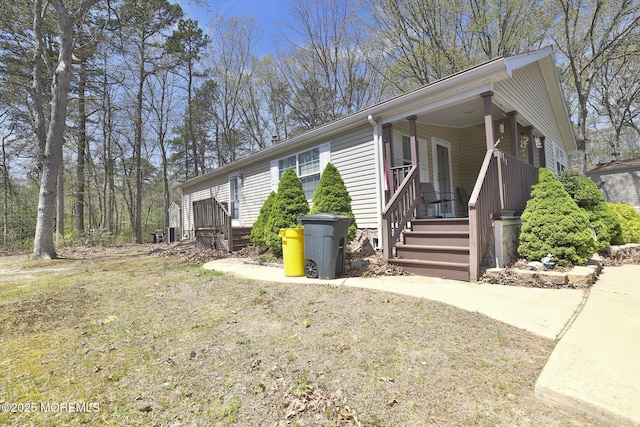 39 Goldenrod Pl, Jackson, NJ 08527 - view of front of home featuring a porch