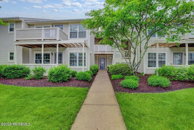 82 Briarwood Ct, Howell, NJ 07731 - view of property with a front yard