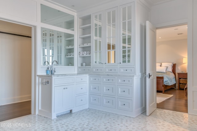 0 Wilson Cir, Rumson, NJ 07760 - bar area featuring a sink, crown molding, and baseboards