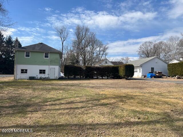 79 Davidson Mill Rd, North Brunswick, NJ 08902 - view of green lawn