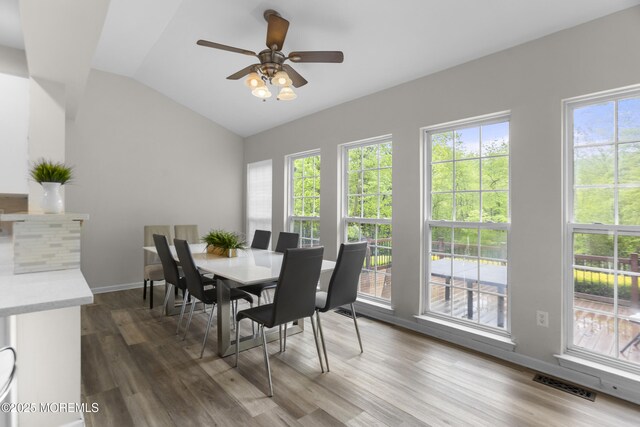 29 Jefferson Ct, Jackson, NJ 08527 - dining space with wood finished floors, vaulted ceiling, ceiling fan, and baseboards