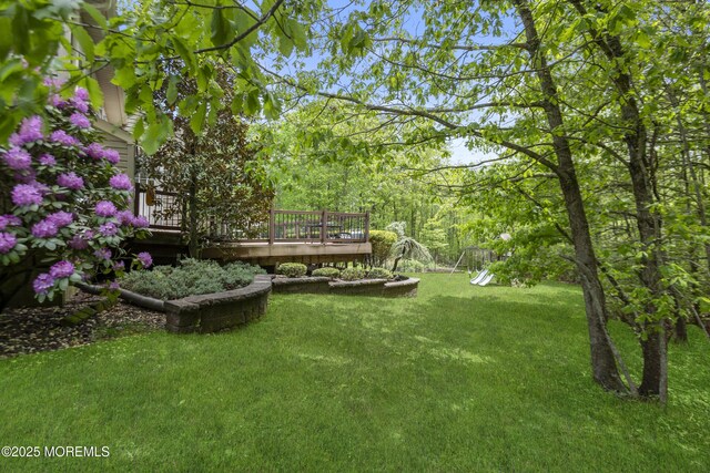 29 Jefferson Ct, Jackson, NJ 08527 - view of grassy yard with a deck