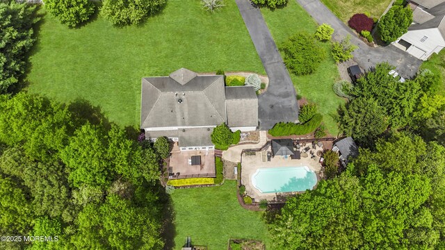 29 Jefferson Ct, Jackson, NJ 08527 - view from above of property featuring a pool