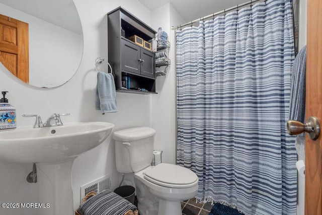 726 Hardean Rd, Brick, NJ 08724 - full bath featuring toilet and curtained shower