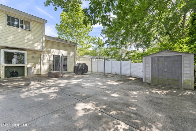 15 Creighton Cir, Old Bridge, NJ 08857 - view of patio / terrace