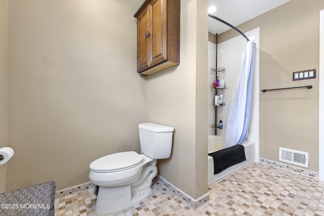 15 Creighton Cir, Old Bridge, NJ 08857 - full bath featuring baseboards, toilet, and shower / bath combo with shower curtain