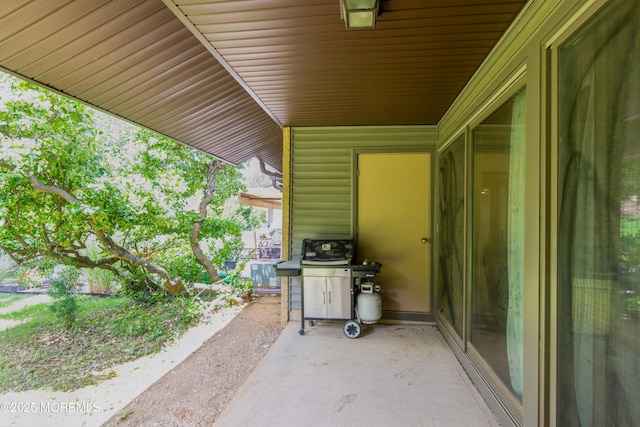 7 Danbury Ct, Red Bank, NJ 07701 - view of patio / terrace