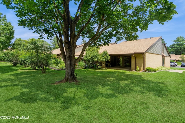 7 Danbury Ct, Red Bank, NJ 07701 - view of green lawn