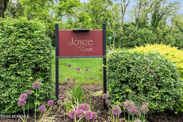 11 Joyce Ct, Tinton Falls, NJ 07724 - exterior view