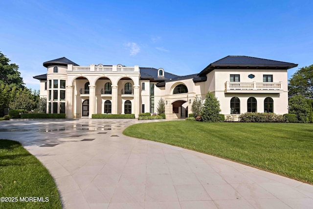 27 N Ward Ave, Rumson, NJ 07760 - view of building exterior with curved driveway