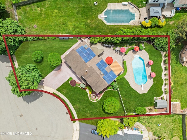 7 Carlisle Ct, Hazlet, NJ 07730 - aerial view of property and surrounding area with a pool area and property boundaries highlighted