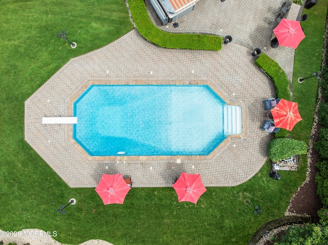 7 Carlisle Ct, Hazlet, NJ 07730 - view of swimming pool featuring a yard