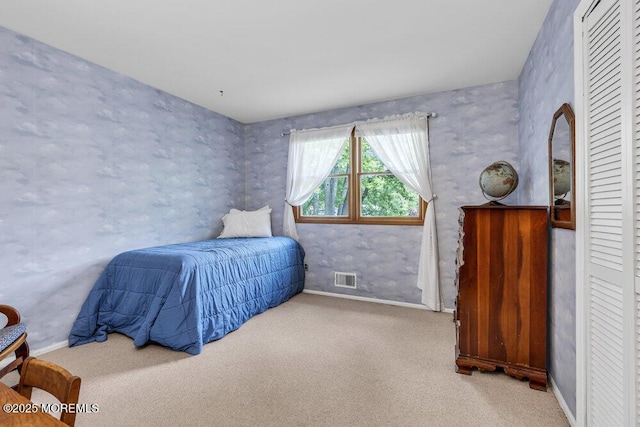 2 Merrick Ct, Middletown, NJ 07748 - bedroom featuring baseboards, carpet, and wallpapered walls