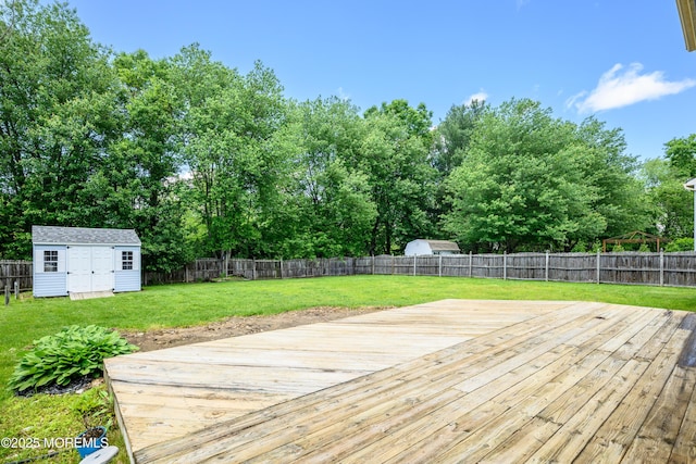14 Winfield Dr, Manalapan, NJ 07726 - wooden terrace with view of wooded area