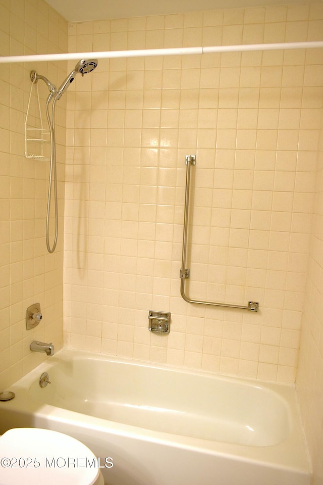 29A Easton Dr Unit 61, Whiting, NJ 08759 - full bath with toilet and shower / washtub combination