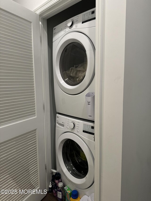 300 Prestige Rd, Brick, NJ 08723 - laundry room featuring stacked washer / dryer