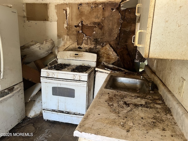 614 Beach Blvd, Forked River, NJ 08731 - kitchen featuring white appliances and a sink