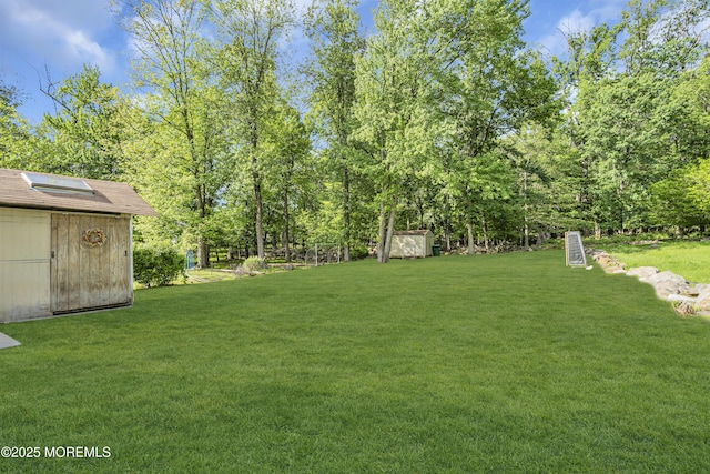 25 Glenview Rd, North Caldwell, NJ 07006 - view of grassy yard