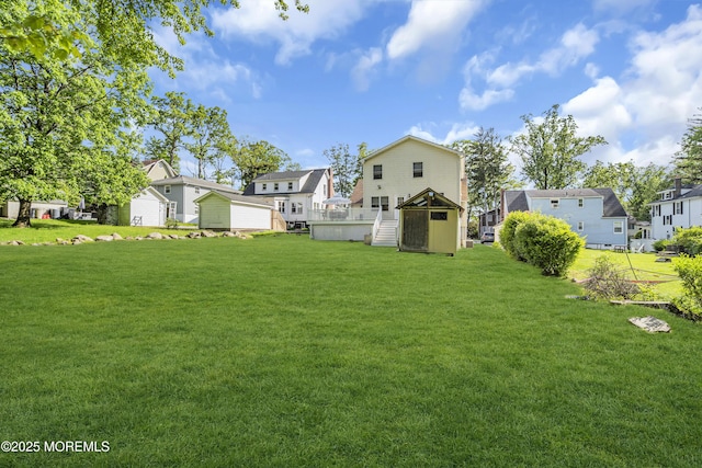 25 Glenview Rd, North Caldwell, NJ 07006 - view of green lawn with a residential view