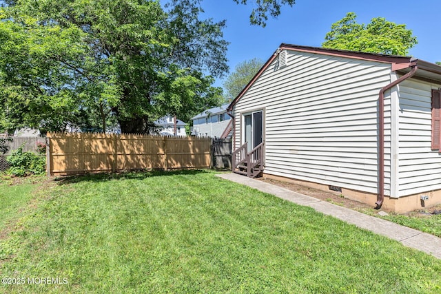 7 Beechwood Ave, Keansburg, NJ 07734 - view of yard with entry steps