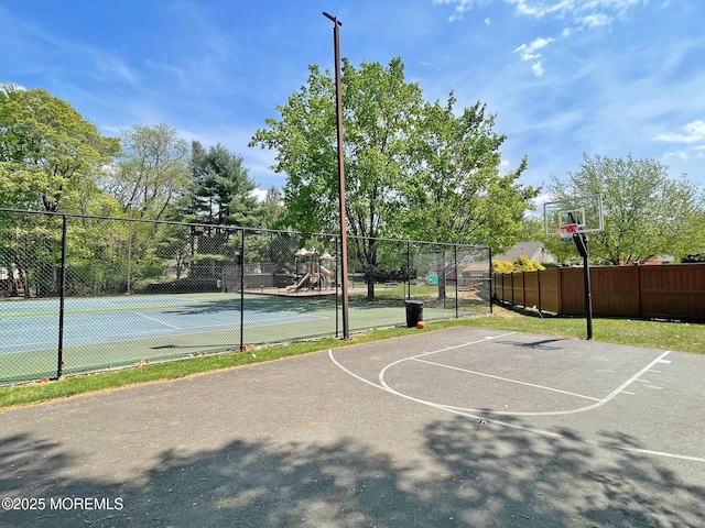 69 Bradford Ct, Aberdeen, NJ 07747 - view of sport court with community basketball court