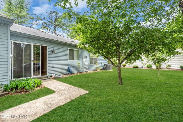 846 Winchester Ct Unit A, Manchester, NJ 08759 - view of green lawn with central air condition unit