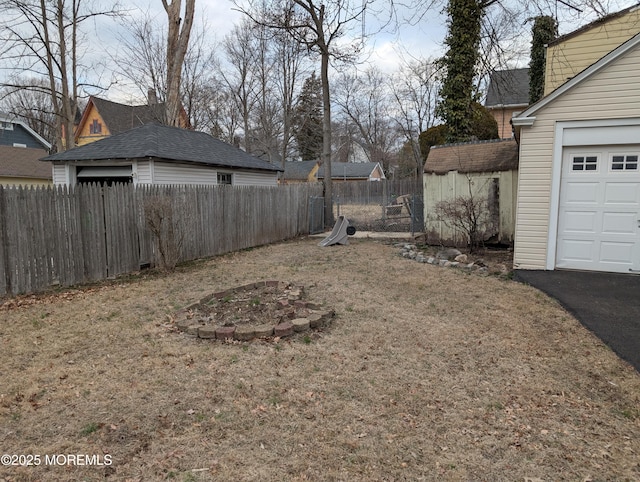 619 Leland Ave, Plainfield, NJ 07062 - view of yard with an outbuilding