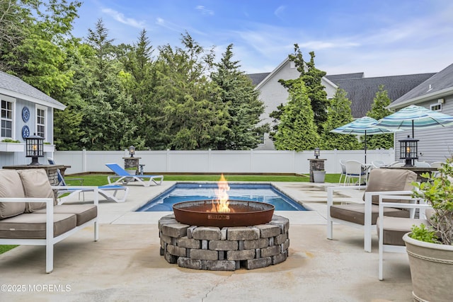 24 Woodview Ln, Cape May Court House, NJ 08210 - fenced backyard with an outdoor fire pit and a patio area