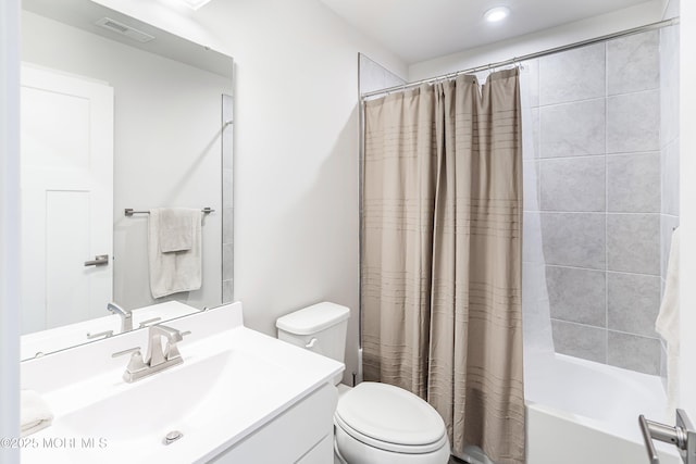 1915 Switzer Ave Unit 1915, Parlin, NJ 08859 - full bath featuring toilet, shower / bath combination with curtain, vanity, and recessed lighting