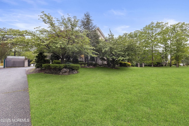 17 Meadow Run Ct, Jackson, NJ 08527 - view of front facade with a front yard